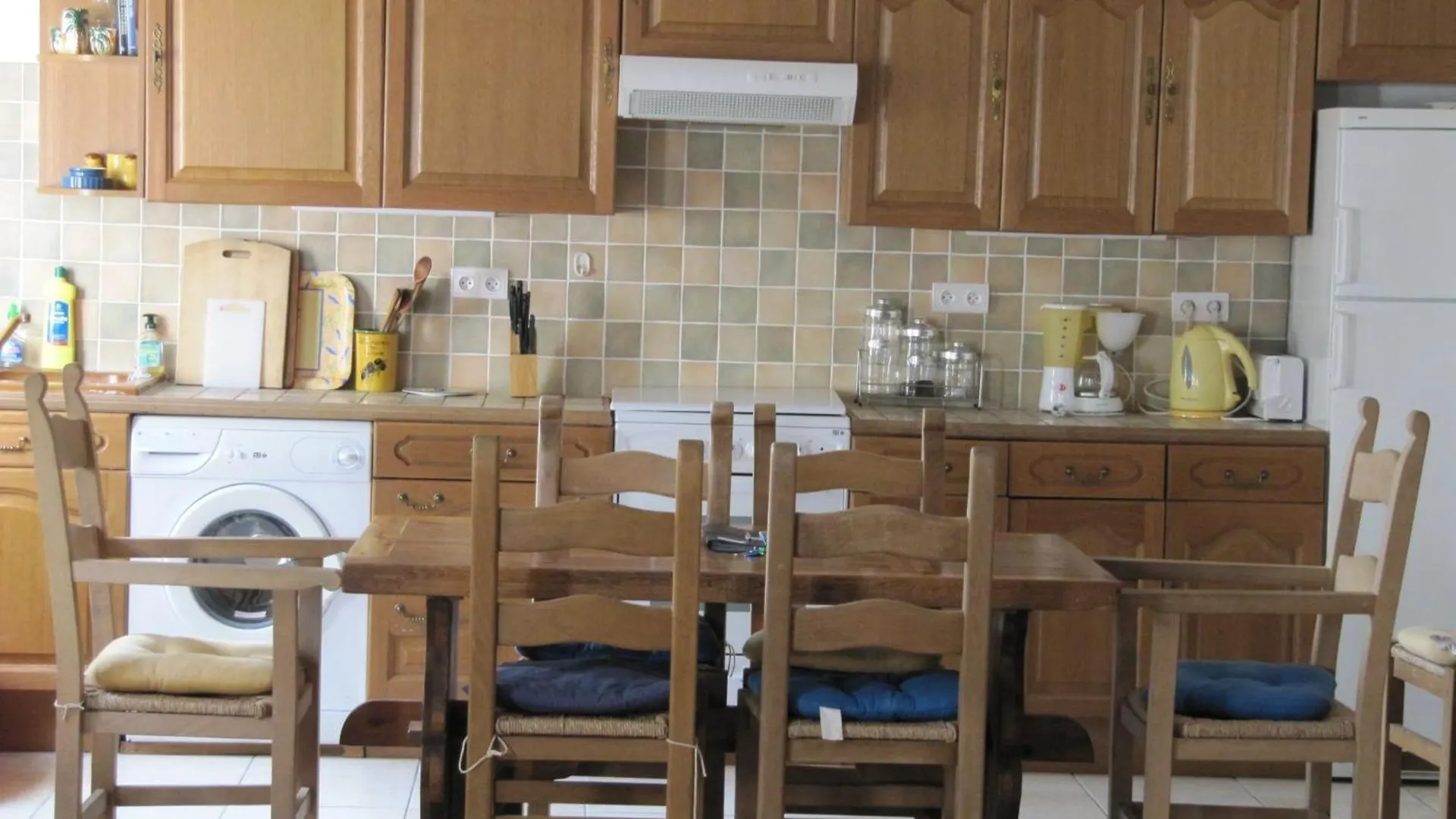 Farmyard At Kerespars, 3 Houses, Sleeps 30 With Pool Leuhan Semesterbostad