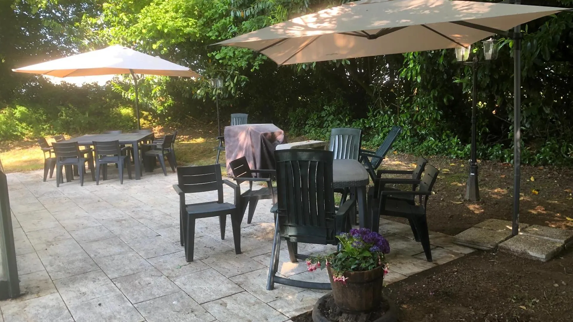 Semesterbostad Farmyard At Kerespars, 3 Houses, Sleeps 30 With Pool Leuhan